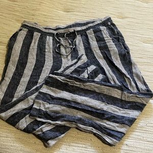 XL parachute ladies pants.